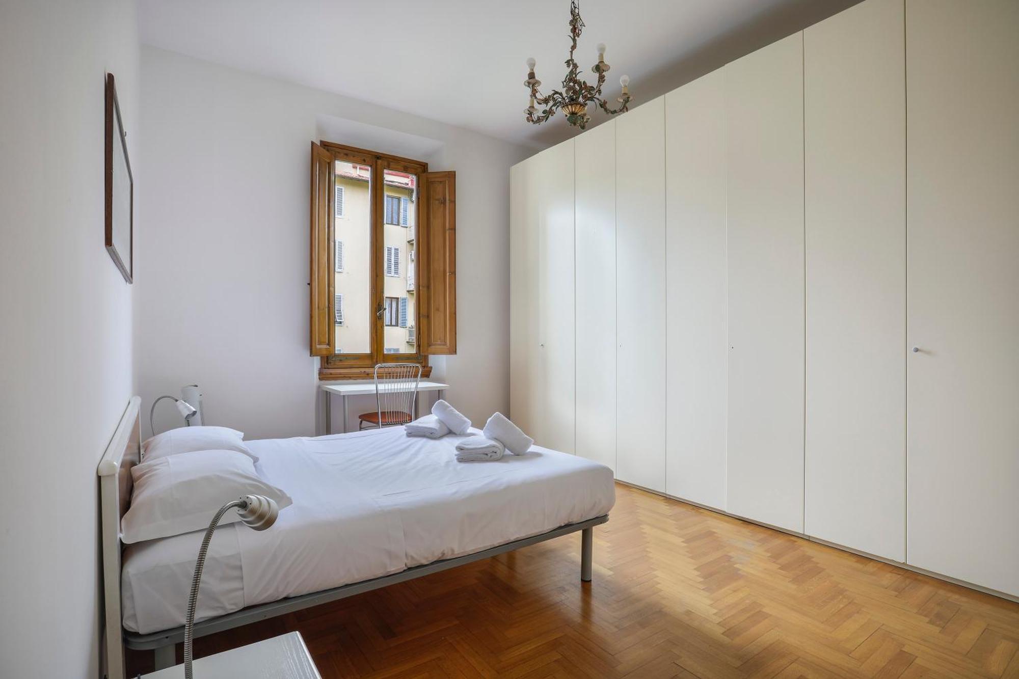 Spacious 3 Bedroom Appartement Florence